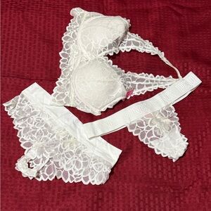 PINK Victoria's Secret White Lace Bra and Panty 3 Piece Set